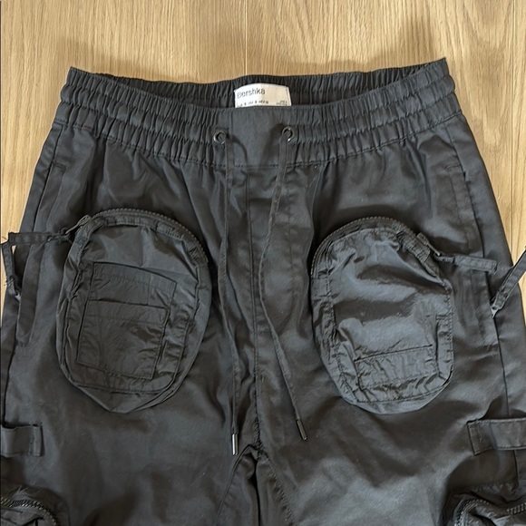 Bershka ASOS Men's Black Pocketed Elastic Cargo Pants - Picture 3 of 9